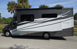 Luxury Camping in a Tiffin Wayfarer Mercedes-Benz