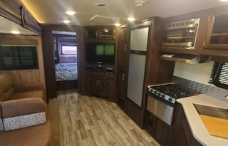 2018 Jayco 32BHS pet friendly & sleeps 8!
