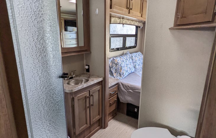 Bathroom - accessible from main area and queen bedroom