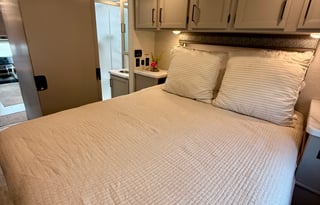 Convenience RV's Chateau 31EV