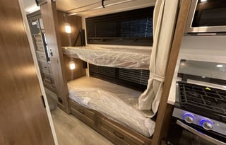 2026 Jayco Greyhawk XL 33F – Sleeps 8 | Diesel