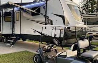 Dusty Roads-Couples Retreat-2 b ,2bath-Ins. Inc