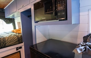 Couples OFF-GRID High Roof Camper Van