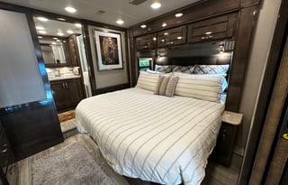 The Presidential,  Entegra Coach Reatta 39T2