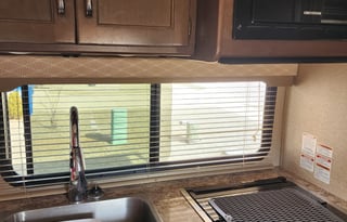 Neat 24ft class C, easy, comfy getaway!