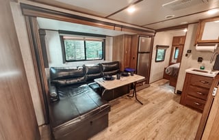 Traveler – Compact Comfort for Your Next Adventure
