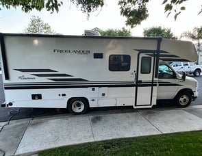 Coachmen RV Freelander 23FS Ford 350