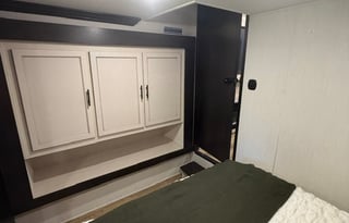 Luxury Camping Experience | Spacious Sabre 36DBB