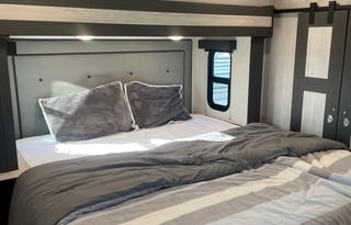 2022 Keystone RV Sprinter 3570FWLFT