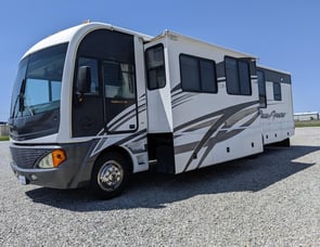 Fleetwood RV Pace Arrow 37C