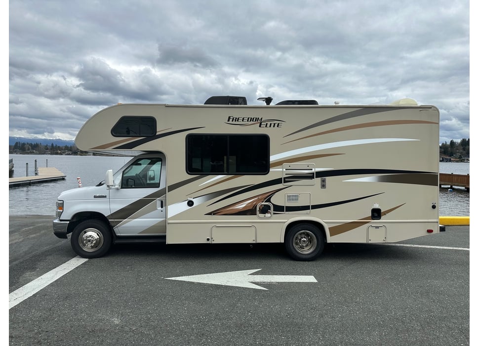 Class C Motor Home rentals in Snohomish