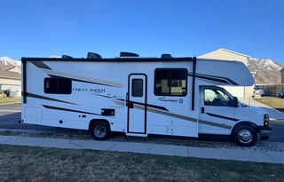 2025 30ft Coachmen 27QB - Sleeps 6