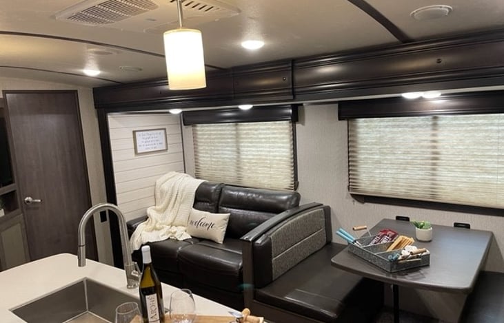 Living room/Dining room/Kitchen