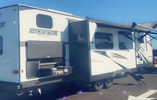 2022 Venture Sporttrek - Shelby