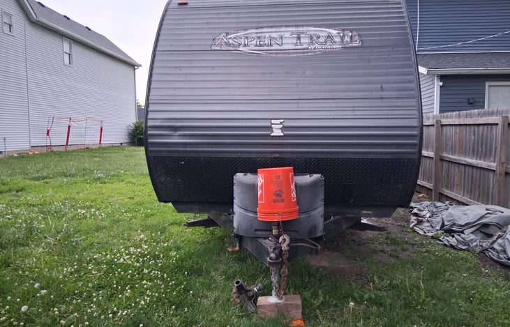 Front of trailer (includes 2 propane tanks)