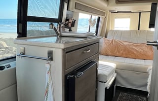 "Baby Beluga" 20ft MB Sprinter Glampervan