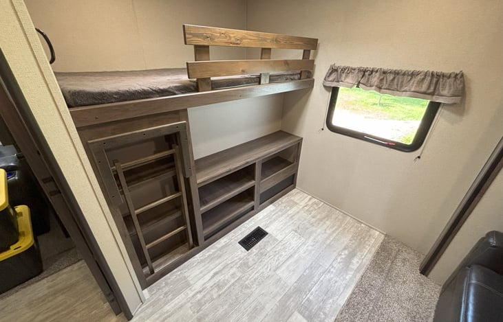 Bunkhouse bed #1 (250lb Capacity)