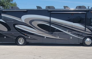 Family Fun Coach-FL-Bring Fido -2Bath! - 2019