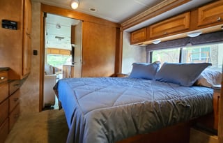 2013 Winnebago Vista 35F - FREE UNLIMITED INTERNET