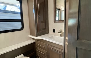 Sam & Kate’s Kid Approved RV Rental w/2 bathrooms