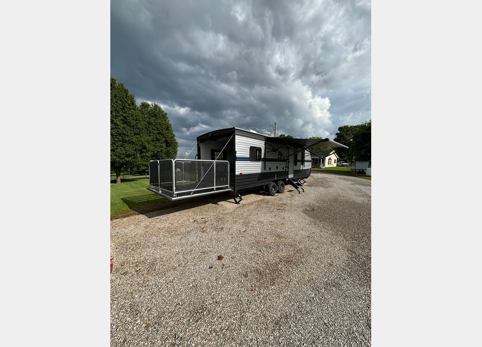 Toy Hauler rentals in Shepherdsville