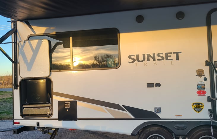 Outdoor Fridge & Speakers