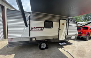 2021 Coleman 17B – Your Cozy Getaway on Wheels!