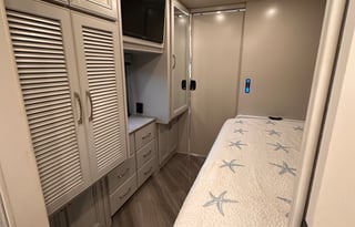 2022 Holiday Rambler Vacationer 35K
