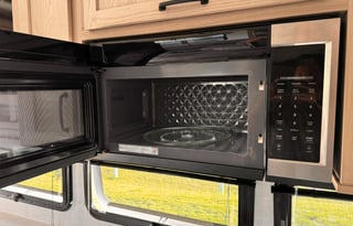 Modern Fifth Wheel – Your Home on the Road