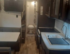Forest River RV Wildwood X-Lite 220BHXL