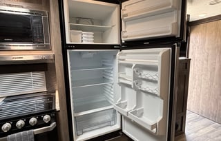 36ft Vibe Sleeps 10, Perfect for Family Adventures