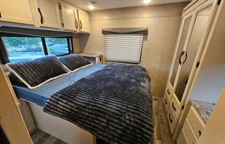 2022 Thor Motor Coach Chateau 31EV