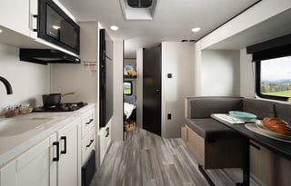 Private RV | Sleeps 8 | Clean & Fully Equipped
