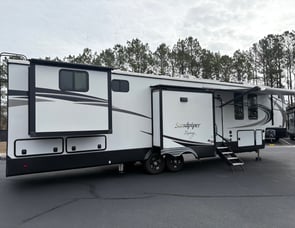 Forest River RV Sandpiper Luxury 388BHRD