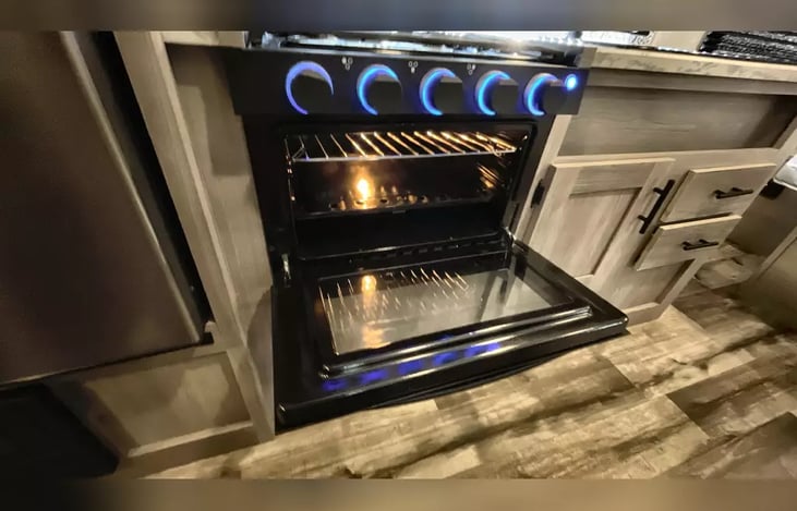 Interior oven ( grill )
