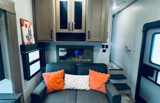 ****Adventure-Ready Family Camper – Sleeps 8***