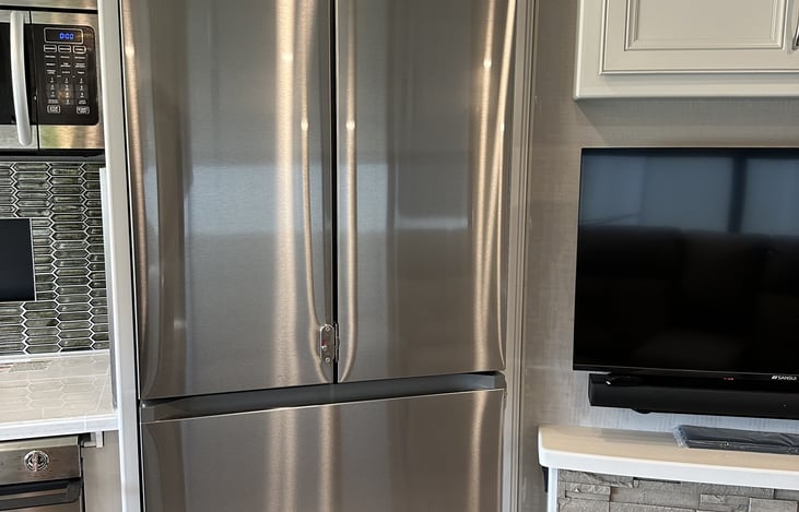 Double door stainless steel fridge and freezer for extended stays