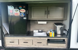 Jamie and Steve's RV Rental