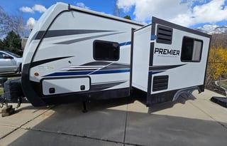 2021 Bullet Premier - 23RB - 1/2 Ton Towable