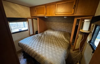 Farm Stay RV Getaway-Sleeps 9-Delivery Available