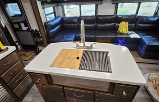 Bunkhouse!Sleeps 10, Spacious, Pet Friendly,Island