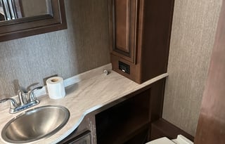 Fortis 33HB w/ Delivery, Sleeps 6-8