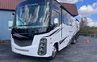 Luxury Class A GT5 2 Full Bathrooms