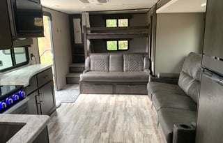 Camp in luxury! Sleeps 6 - 9