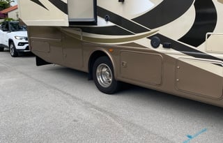 2017 Thor Motor Coach Windsport 35M
