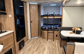 2025 Gulf Stream Enlighten “Sutton” Sleep 8
