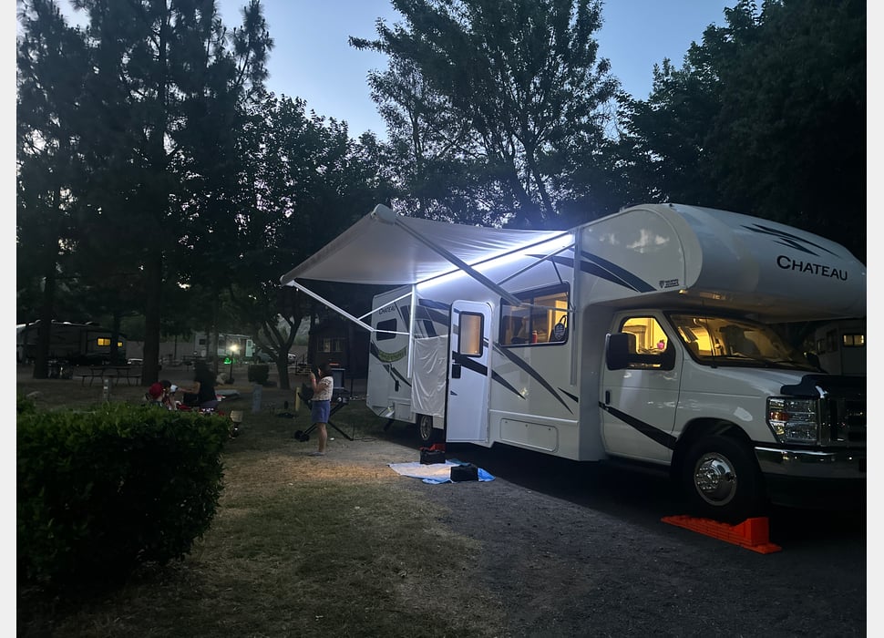 Class C Motor Home rentals in Los Angeles