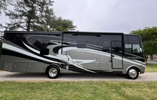 USER GUIDE AND SET UP VIDEOS