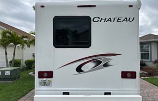 Cozy 2022 Motorhome 24ft with Queen Bed Slideout