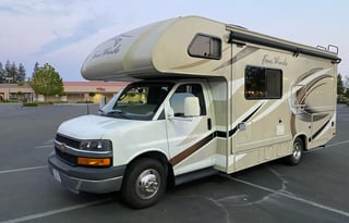 Very Clean! 2017 THOR Four Winds 24 ft. Good Size.
